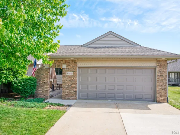 159 Addison Cir, Fowlerville, MI 48836