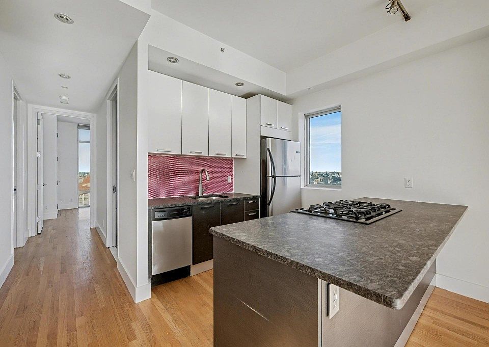 1st image of 185 S 4th St APT 10E