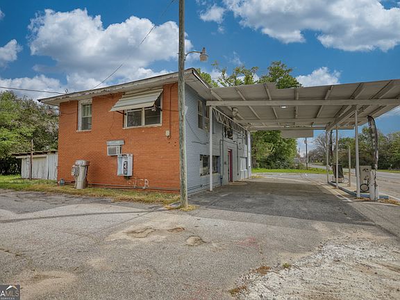 2nd image of 510 S Camellia Blvd