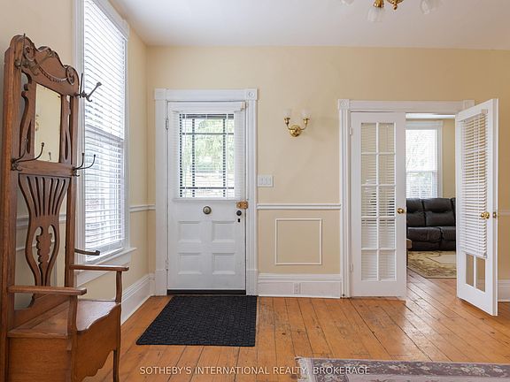 5th image of 85 Ricardo St
