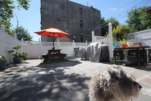 Rented by Nooklyn NYC LLC | media 23