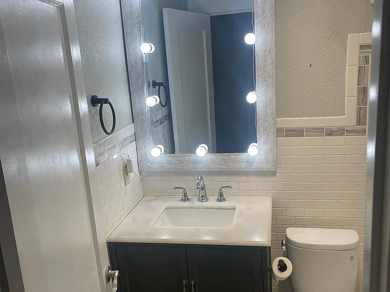 Bathroom vanity