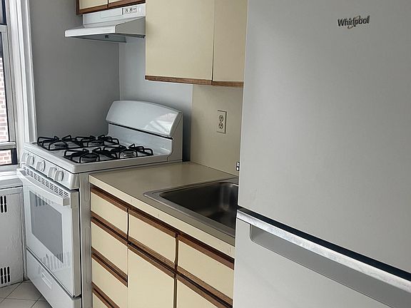 5th image of 4109 41st St APT 4