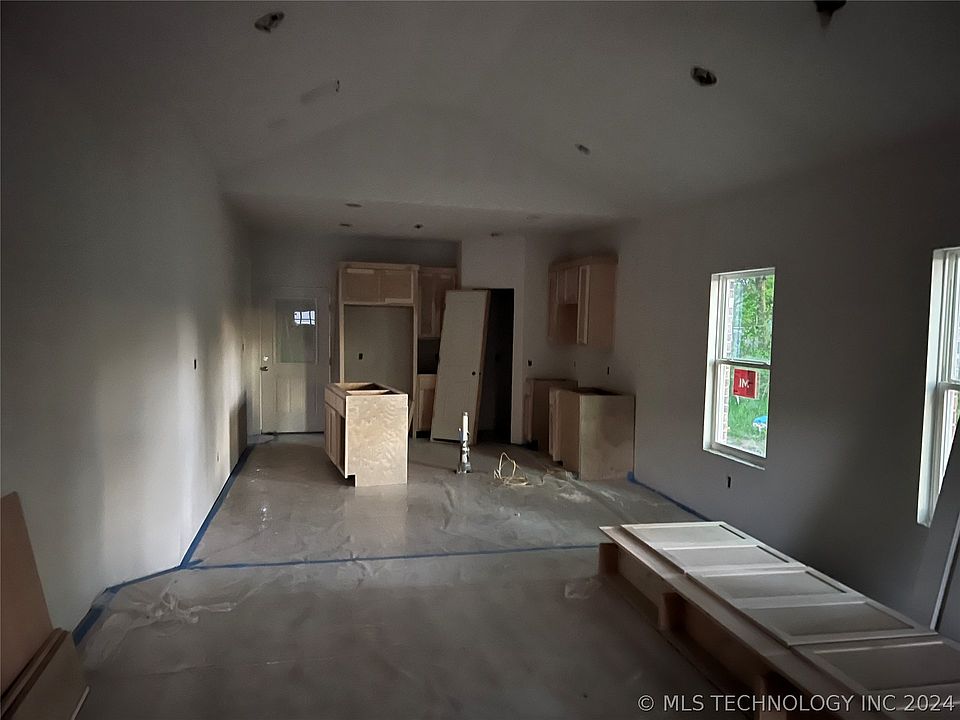2nd image of 505 S 4th St