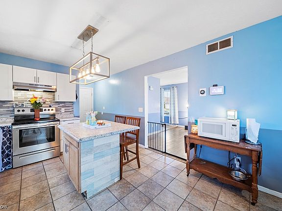 5th image of 5410 Carlson Ln