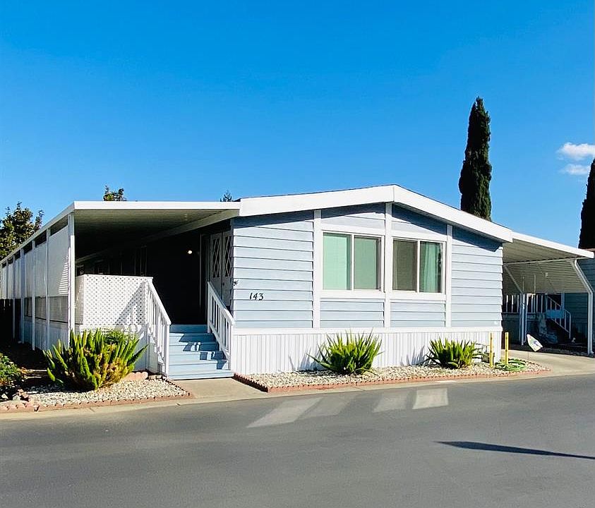 2nd image of 143 Leisureville Cir