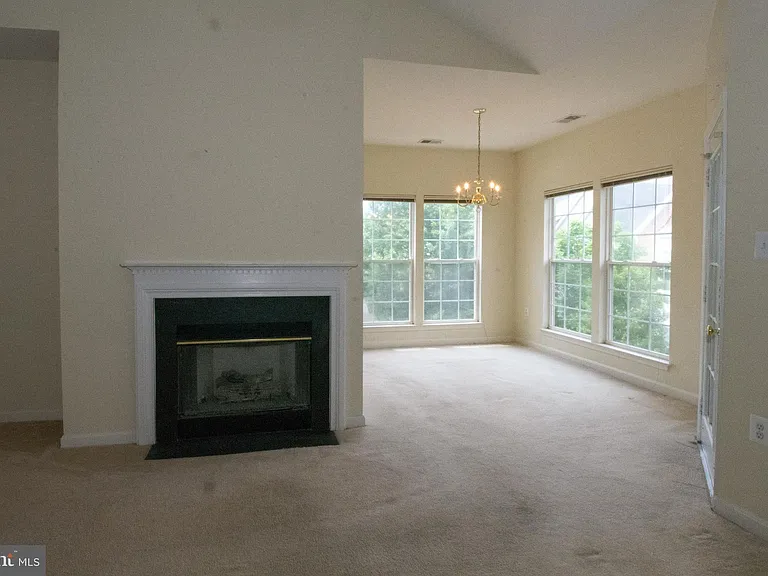 4139 Fountainside Ln — Photo 8