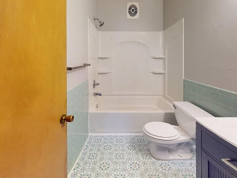 713 Stanton Ave — Photo 10