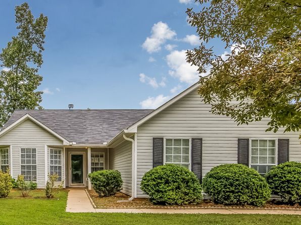 155 Akers Lake Dr, Moreland, GA 30259