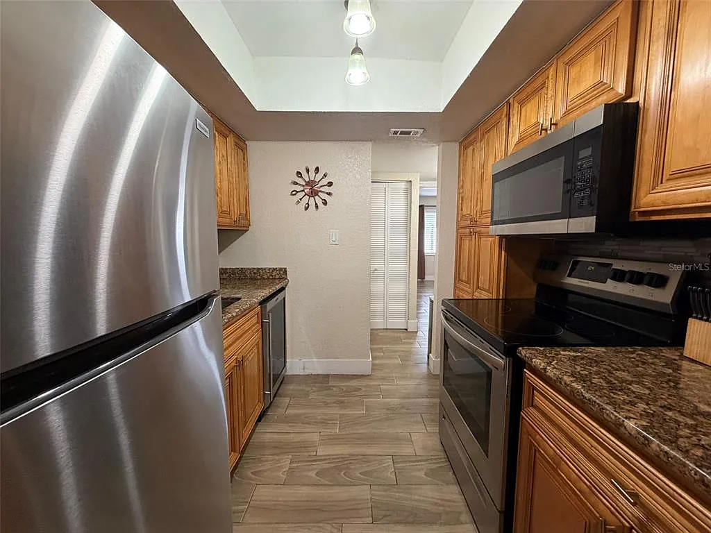 1 bed, 1.0 bath, 756 sqft, $1,599 — Photo 3