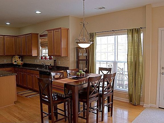 Eat in Breakfast area