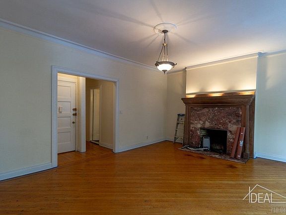 3rd image of 54 Montgomery Pl APT 2