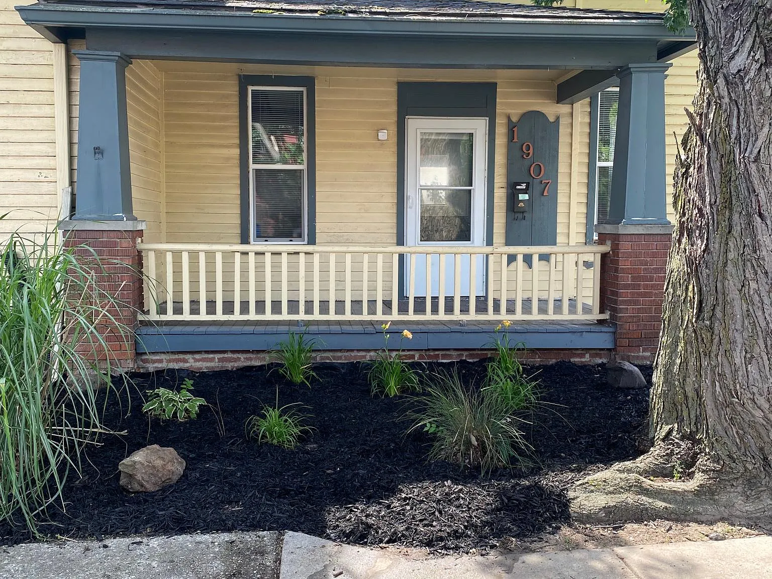 2 bed, 1500 sqft, $1,095 — Photo 1