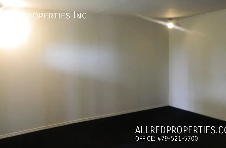 621 N Leverett Ave #2 — Photo 7