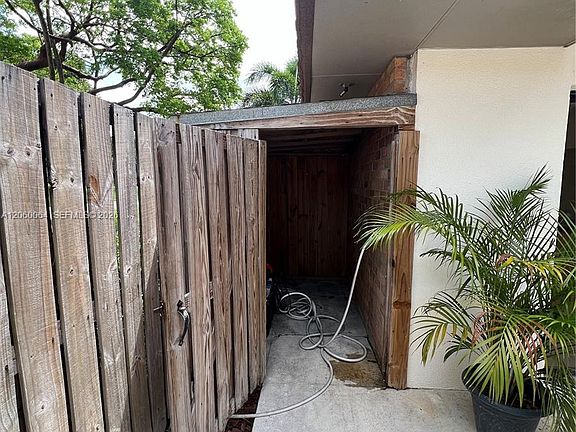 4th image of 9105 SW 19th Pl #A