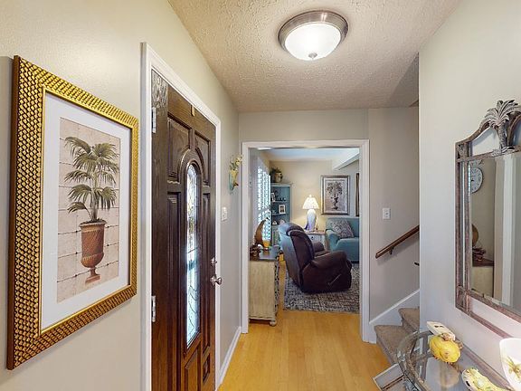5th image of 306 Walnut Creek Drive