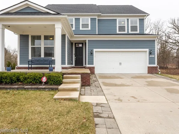 50537 Eisenhower Dr, Canton, MI 48188