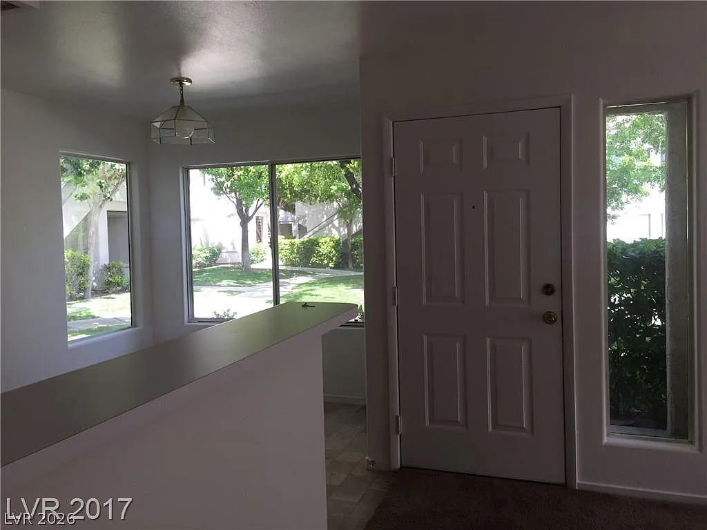 2 bed, 2.0 bath, 987 sqft, $1,200 — Photo 3
