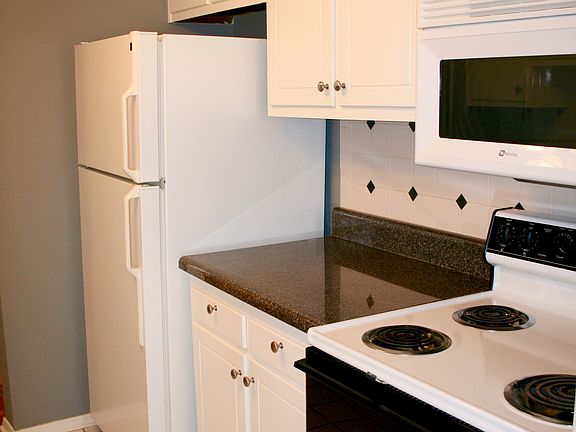3rd image of 3636 Taliluna Ave APT 131