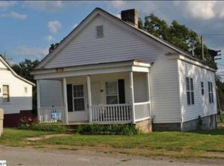 611 Gray St, Woodruff, SC 29388