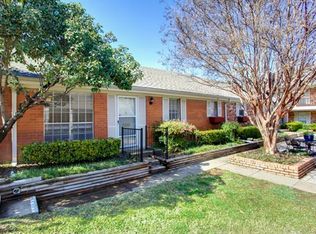 975 Roaring Springs Rd, Fort Worth, TX 76114