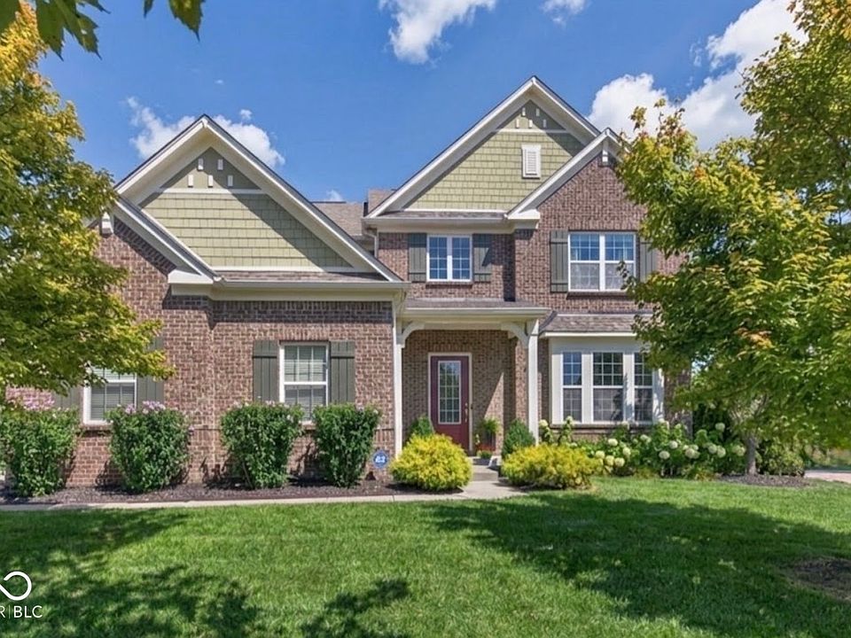 1st image of 2572 Heathermoor Park Dr N