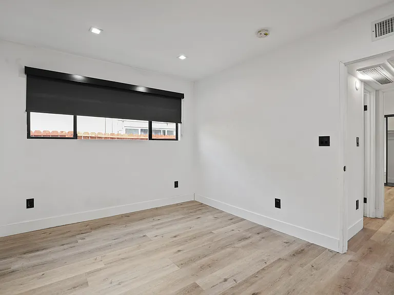 955 N Oxford Ave #D — Photo 14