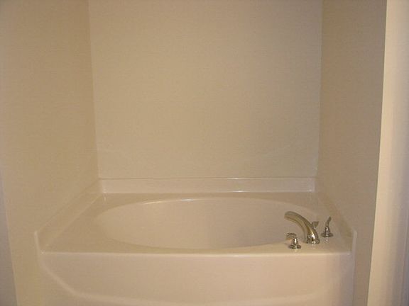 5th image of 1315 Echo Lake Ln