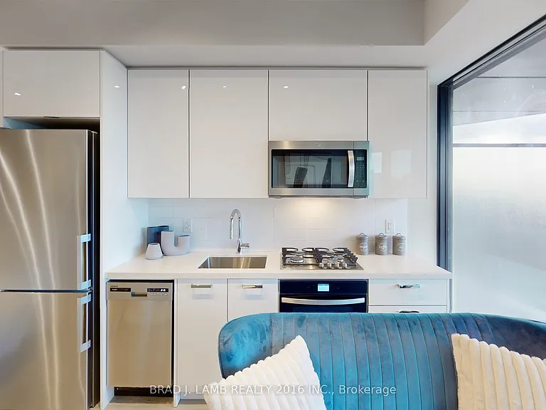 195 McCaul St #1014 — Photo 9