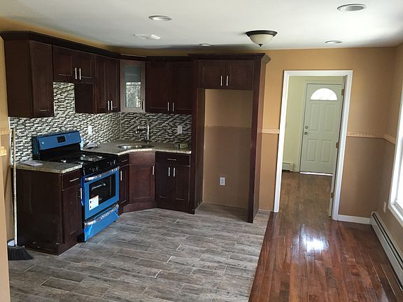 3rd image of 218-02 138 Avenue