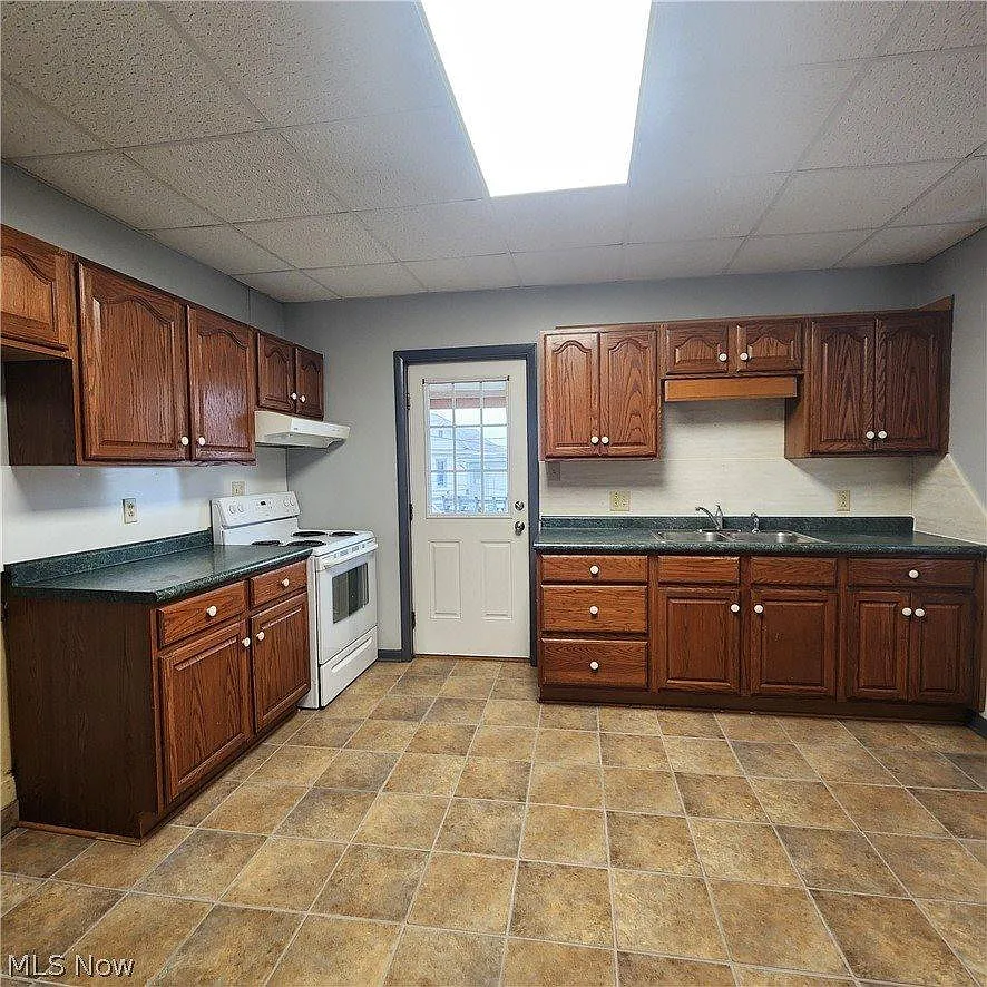 2 bed, $700 — Photo 3