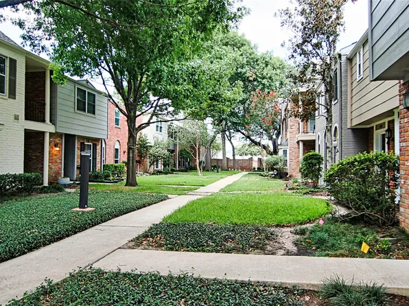 1349 Country Place Dr #103, Houston, TX 77079