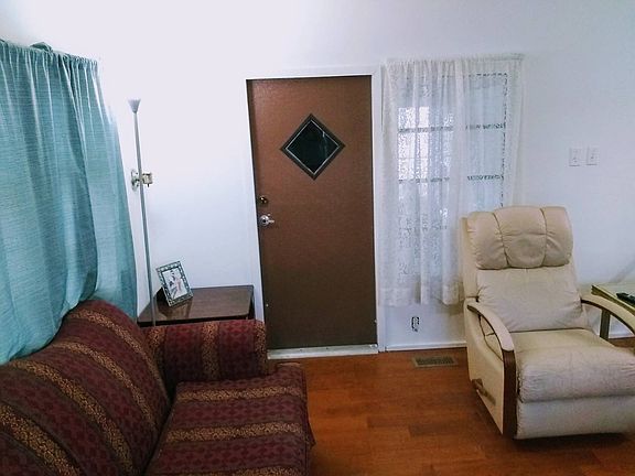 4th image of 232 Pearl Ave