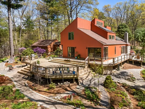 11 Chaplin Cir, Boxford, MA 01921