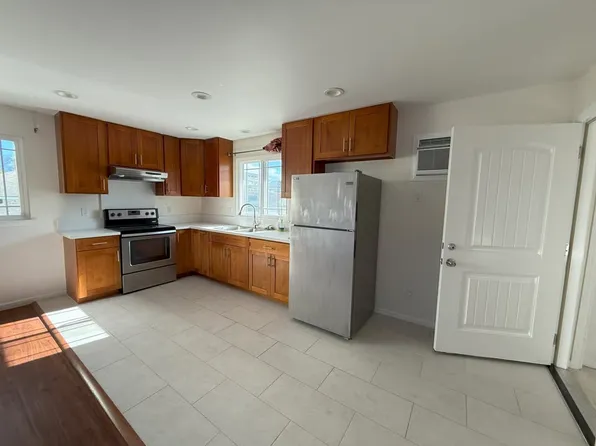 2278 Citron St #A, Honolulu, HI 96826