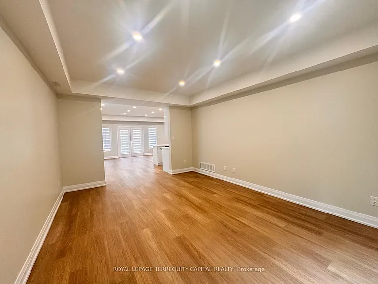 344 Edgehill Dr #UPPER — Photo 13
