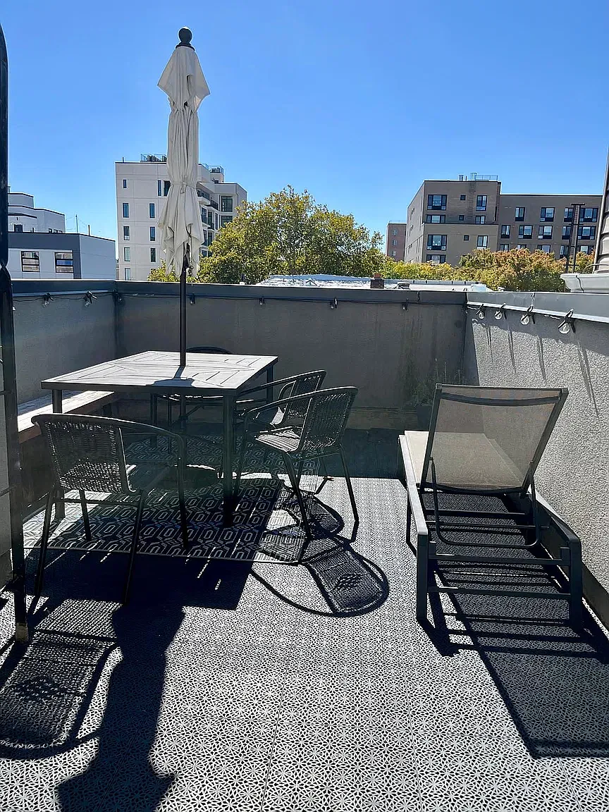 236 Ainslie Street — Photo 3