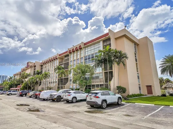2001 Atlantic Shores Blvd APT 220, Hallandale Beach, FL 33009