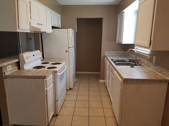 4th image of 506 Kings Way Dr APT B