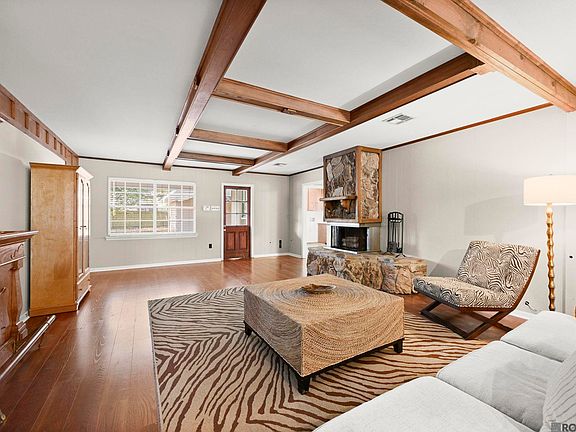 4th image of 886 Hedgewood Dr