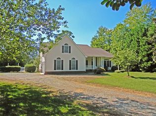 200 Cedar Pointe Dr, Urbanna, VA 23175