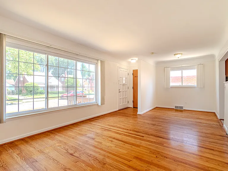 23000 Alger St — Photo 3