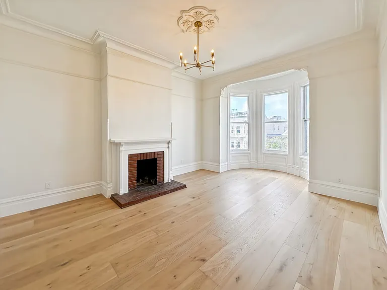 Top-Floor, Remodeled 5BR/2.5BA Victorian Flat, Pet Friendly, Steps from Alamo Square — Photo 11