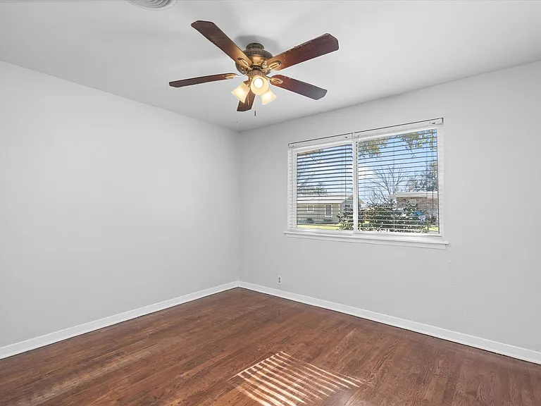 4900 Eastdale Dr — Photo 21