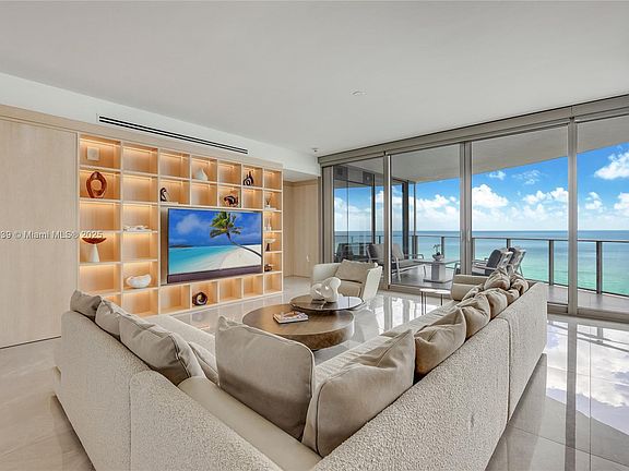 4th image of 15701 Collins Ave Unit 1402