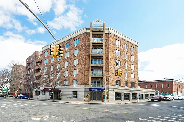 Sold by Daniel Gale Sotheby's International Realty | media 8