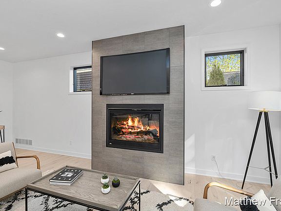 5th image of 608 Prospect Ave SE