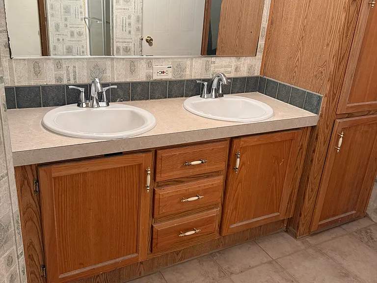 582 Arbor Dr SE — Photo 10