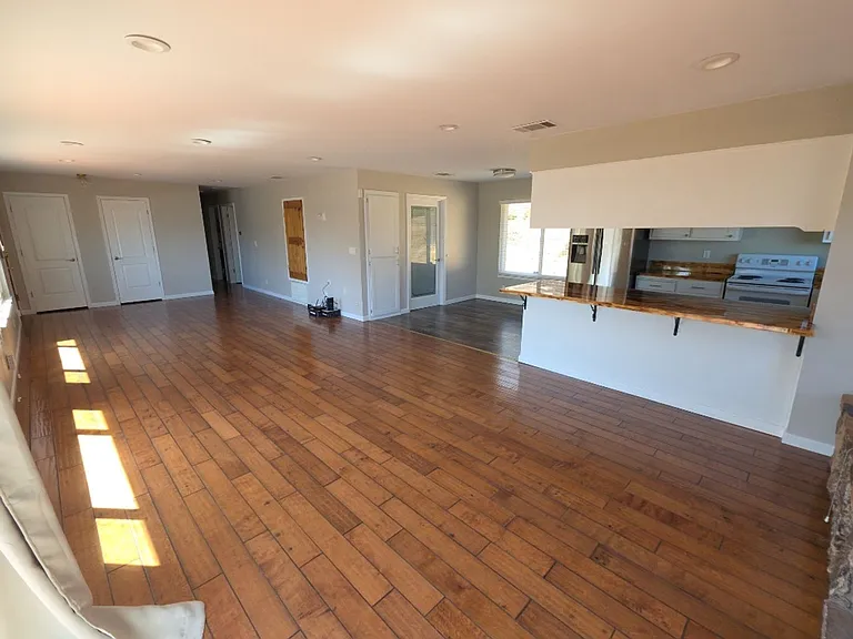 9786 Mount Hood Way — Photo 2