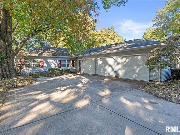3rd image of 41 Fairview Ln